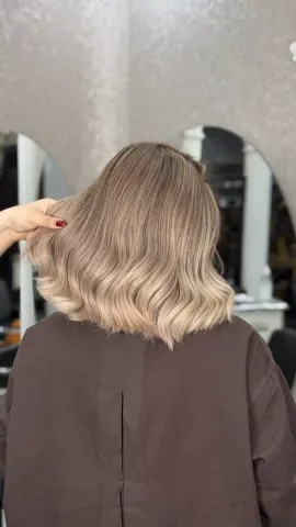 تصویر ۳ از نمونه‌کار رنگ و لایت
